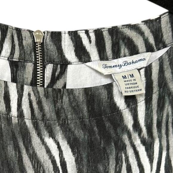Tommy Bahama Women's Darcy Zesty Zebra Print Ponte Knit Sheath Dress Size Medium - Picture 3 of 6